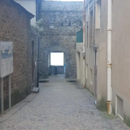 Appartement Porte Des Bes T2 Dans Intra-muros A 10 M *